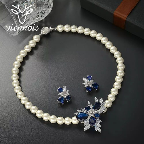 威妮华首饰 中国珠宝设计新星，与美妆共舞的时尚艺术